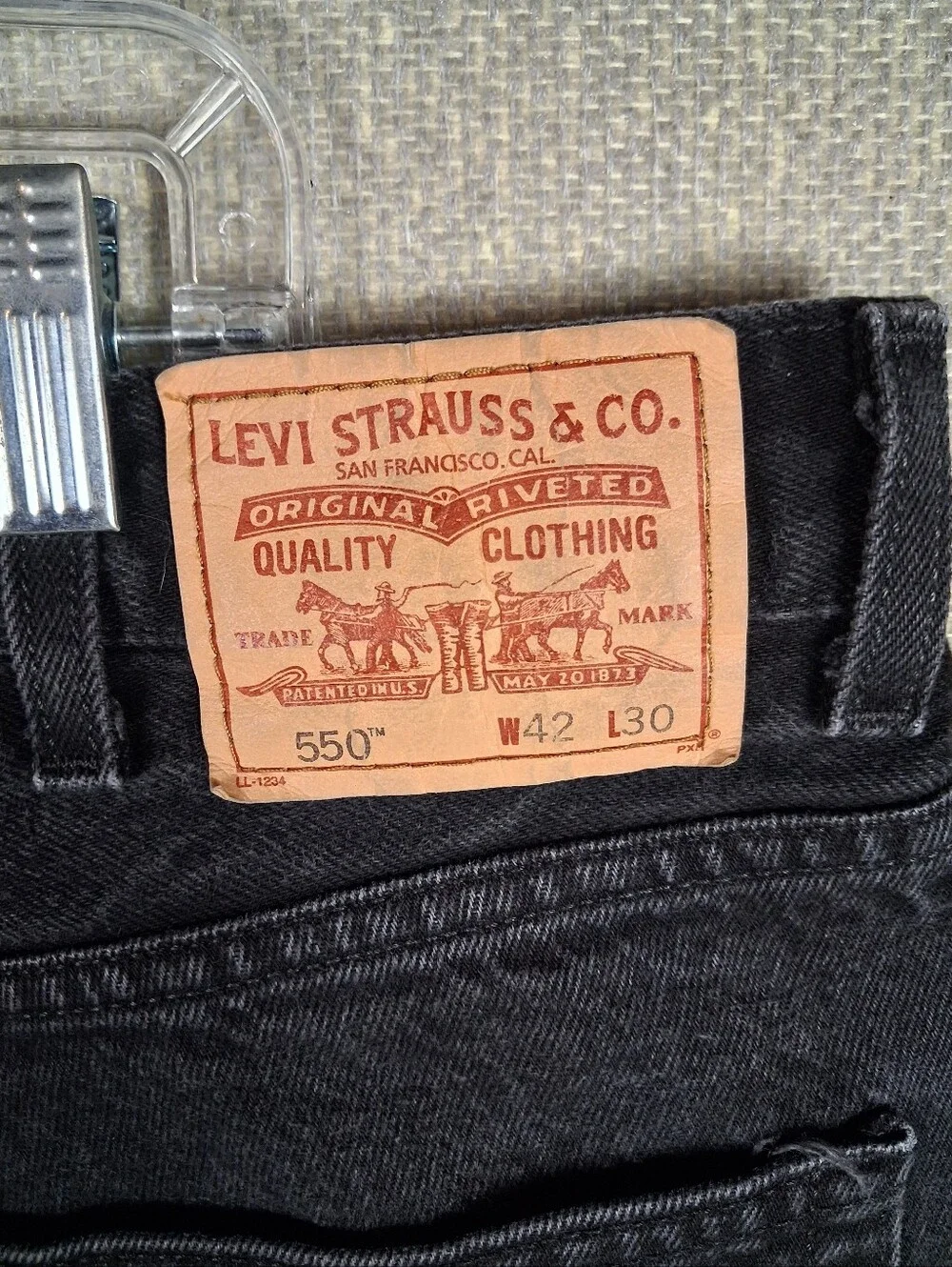 Levi's 550 Relaxed Fit Jeans Mens 42x30 Black Faded Denim Vintage 90's Grunge